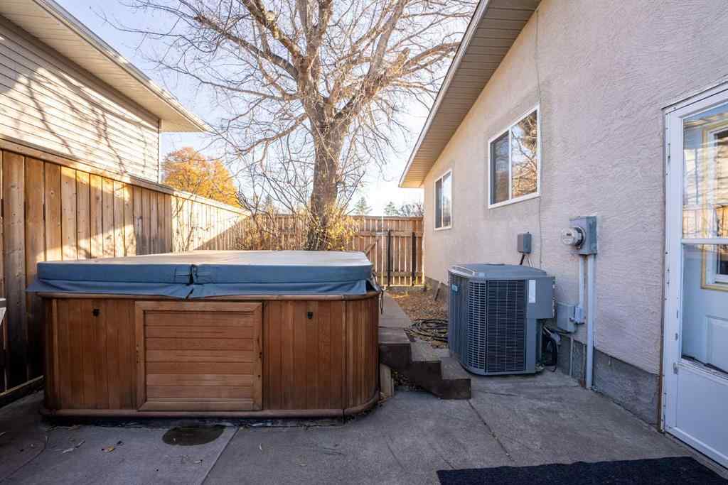 MLS® A2268497 - 1911 24 Avenue N in Winston Churchill Lethbridge, Residential