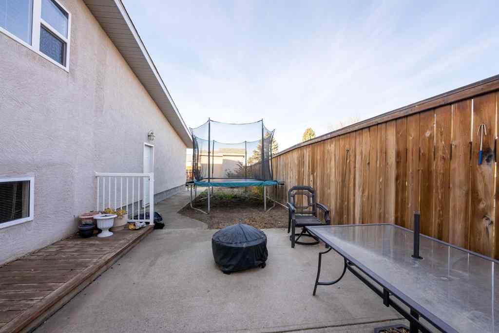 MLS® A2268497 - 1911 24 Avenue N in Winston Churchill Lethbridge, Residential
