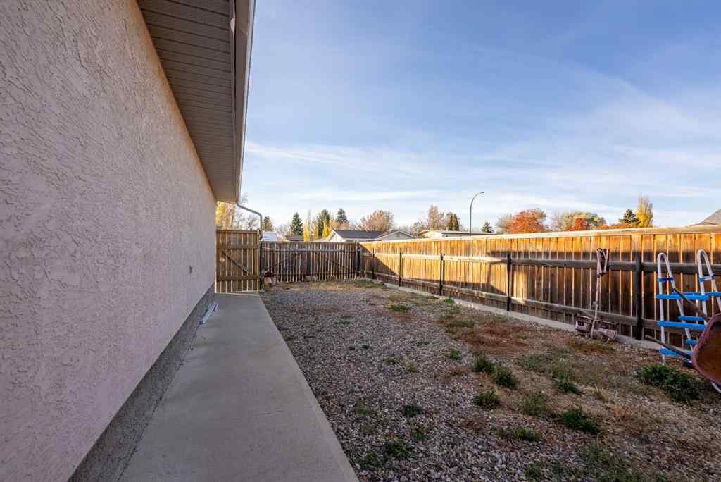 MLS® A2268497 - 1911 24 Avenue N in Winston Churchill Lethbridge, Residential