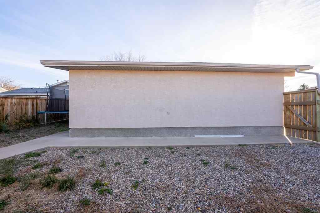 MLS® A2268497 - 1911 24 Avenue N in Winston Churchill Lethbridge, Residential