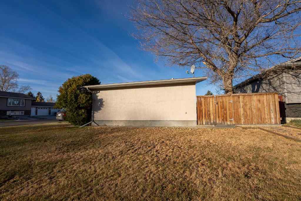 MLS® A2268497 - 1911 24 Avenue N in Winston Churchill Lethbridge, Residential