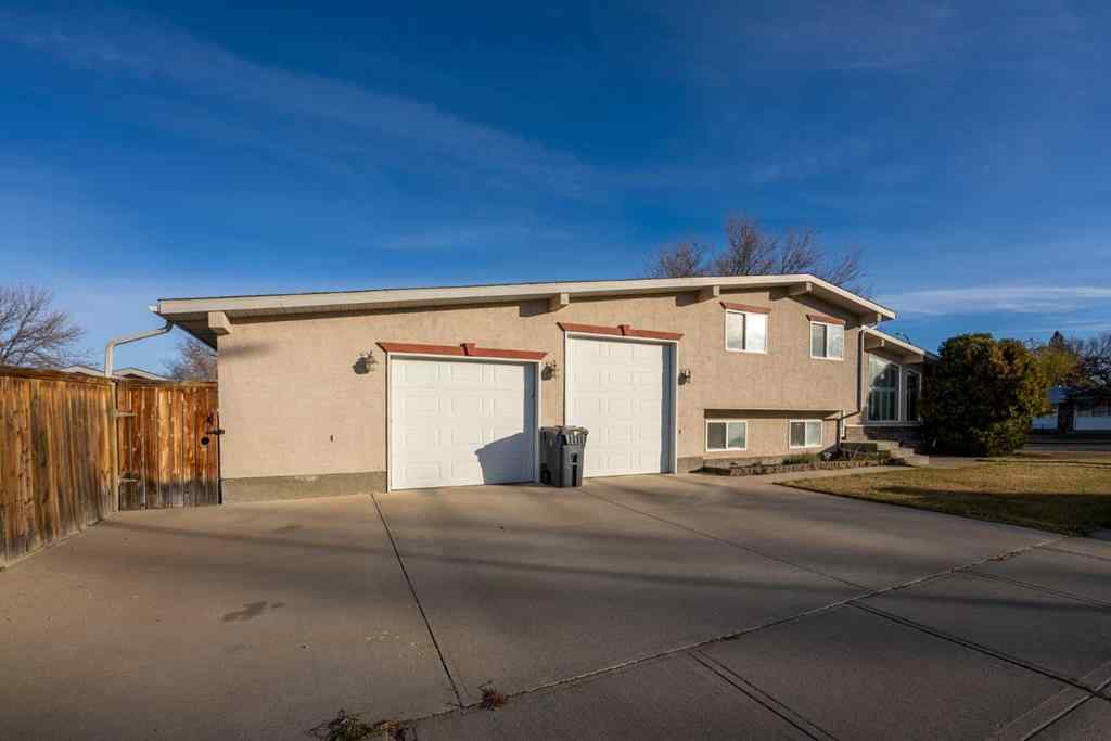 MLS® A2268497 - 1911 24 Avenue N in Winston Churchill Lethbridge, Residential