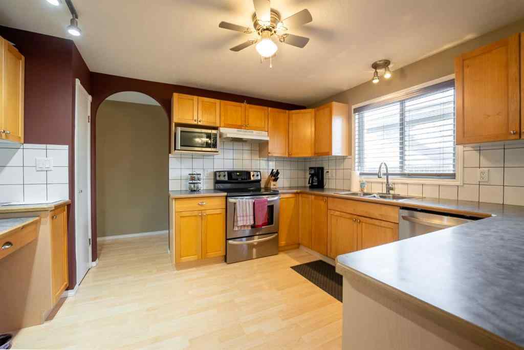 MLS® A2268497 - 1911 24 Avenue N in Winston Churchill Lethbridge, Residential