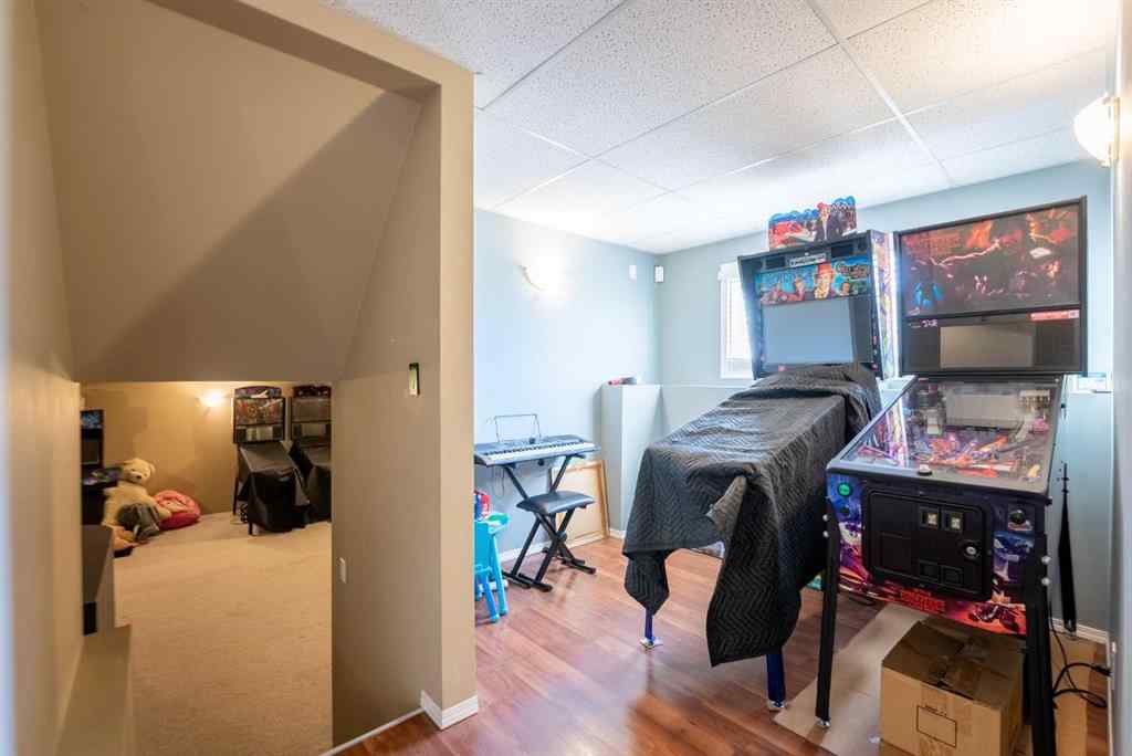 MLS® A2268497 - 1911 24 Avenue N in Winston Churchill Lethbridge, Residential