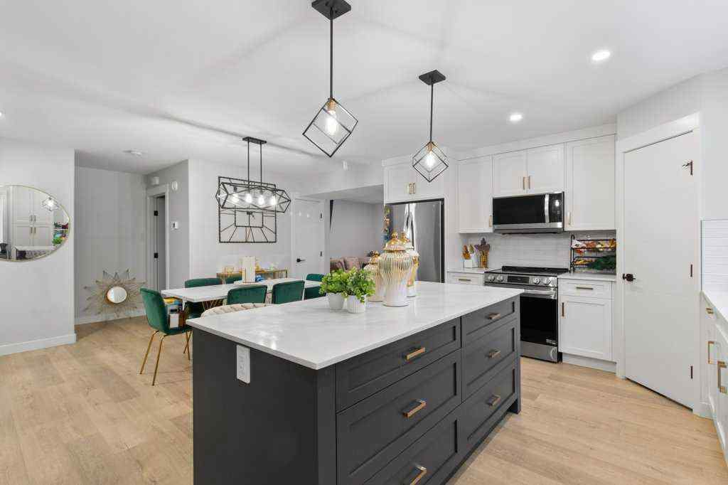 MLS&reg; # A2268499 - 4507 48 Avenue  in Palo Sylvan Lake, Multi-Family Open Houses