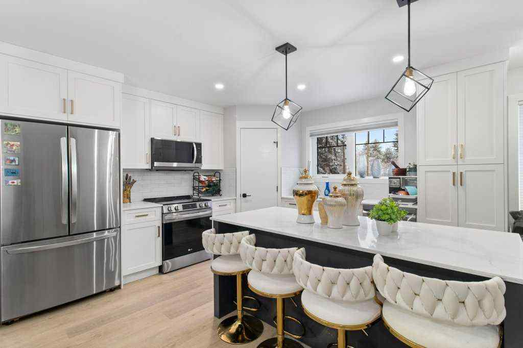 MLS&reg; # A2268499 - 4507 48 Avenue  in Palo Sylvan Lake, Multi-Family Open Houses