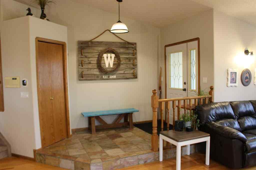 MLS® A2268501 - 636 Maple Place  in NONE Picture Butte, Residential