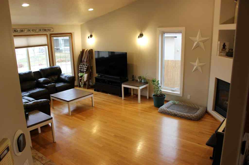 MLS® A2268501 - 636 Maple Place  in NONE Picture Butte, Residential