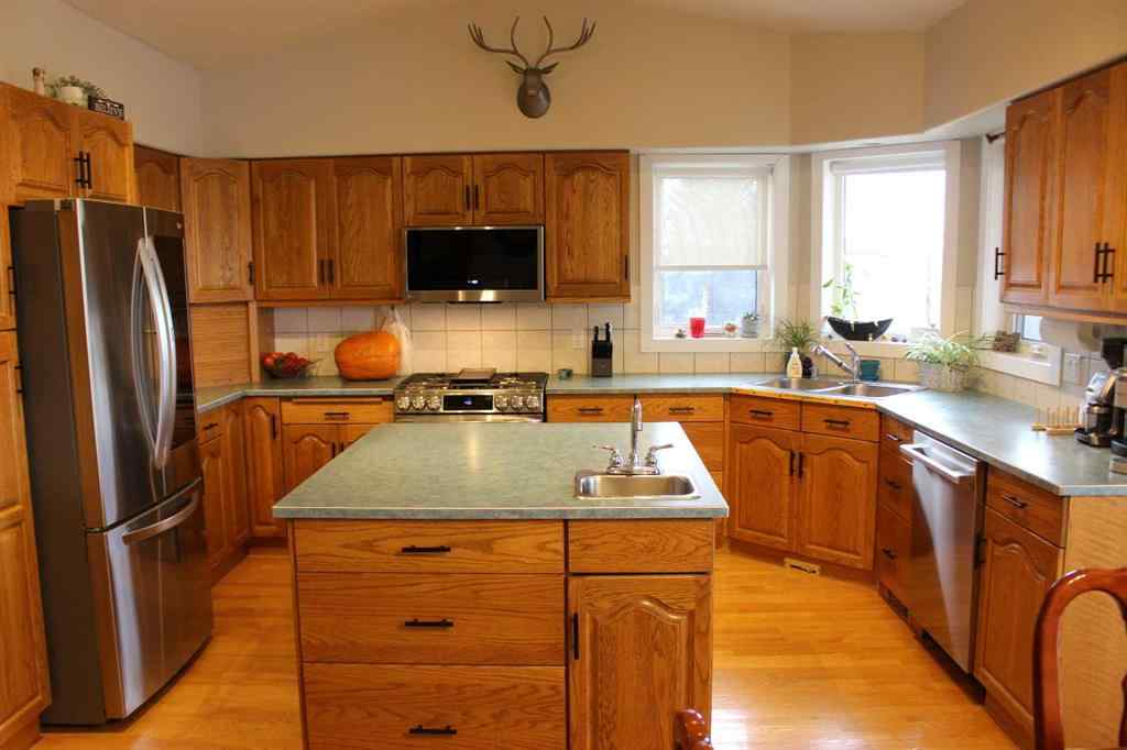 MLS® A2268501 - 636 Maple Place  in NONE Picture Butte, Residential