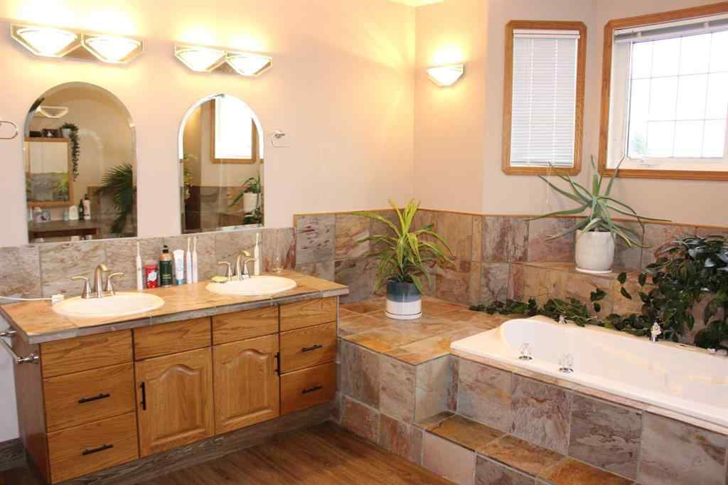 MLS® A2268501 - 636 Maple Place  in NONE Picture Butte, Residential