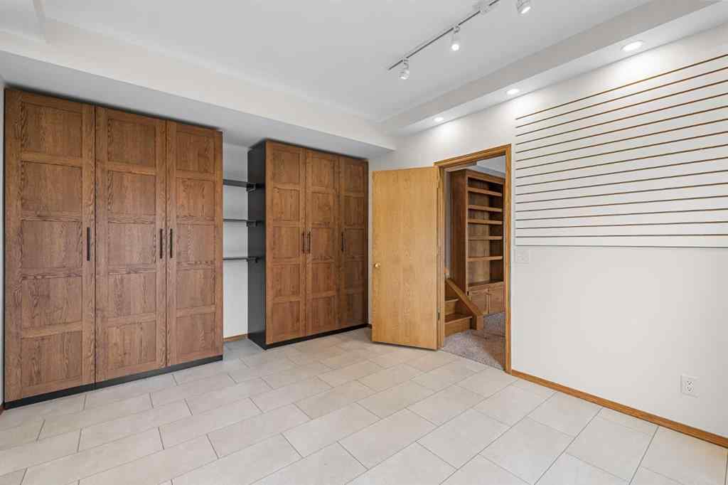 MLS® A2268510 - 201 Signature Way SW in Signal Hill Calgary, Residential