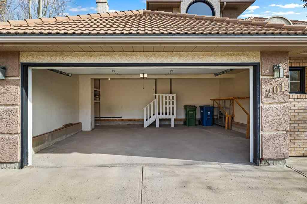 MLS® A2268510 - 201 Signature Way SW in Signal Hill Calgary, Residential