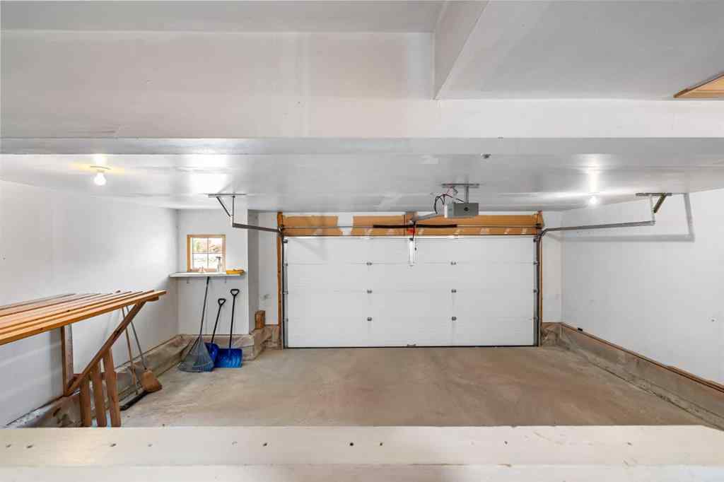 MLS® A2268510 - 201 Signature Way SW in Signal Hill Calgary, Residential