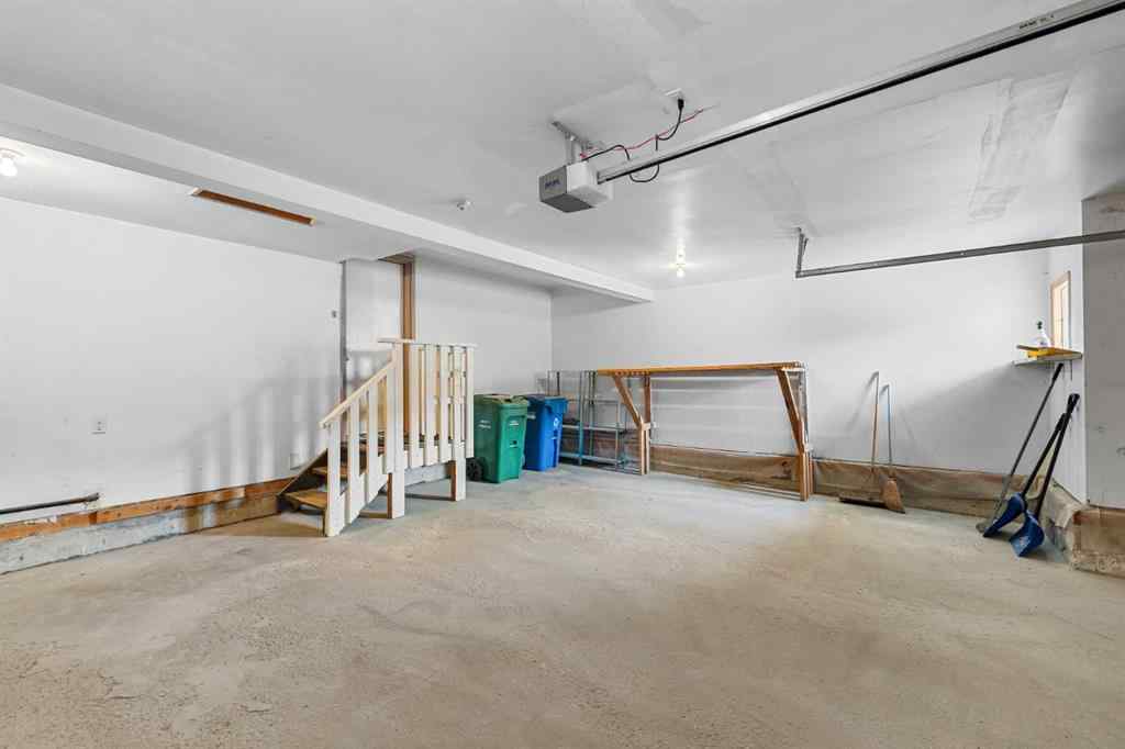 MLS® A2268510 - 201 Signature Way SW in Signal Hill Calgary, Residential