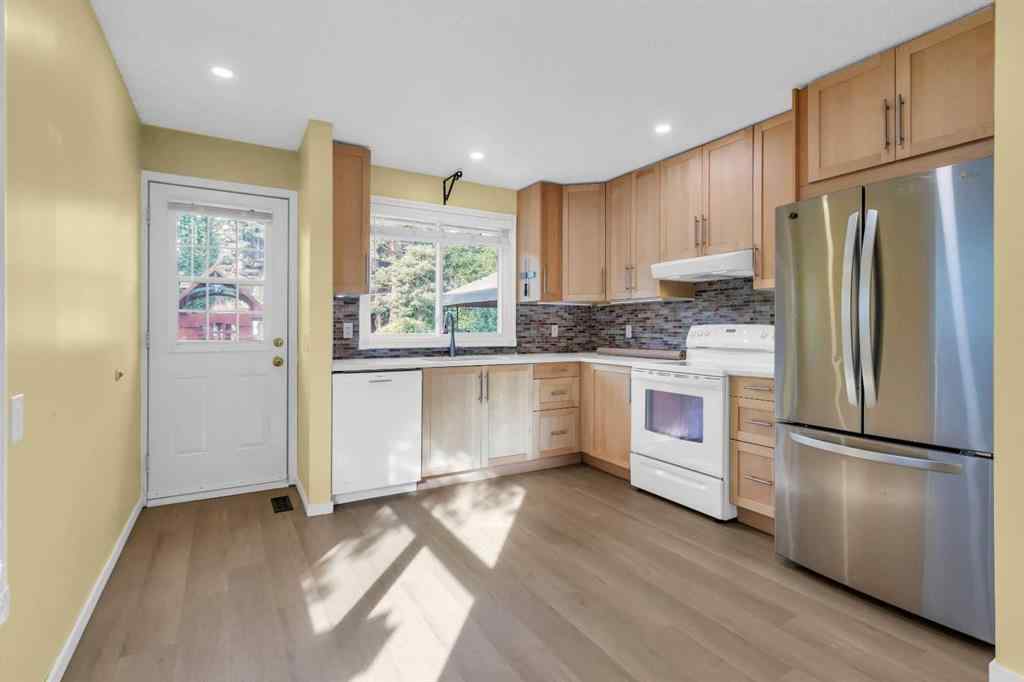 MLS® A2268511 - 968 Bracewood Rise SW in Braeside Calgary, Residential