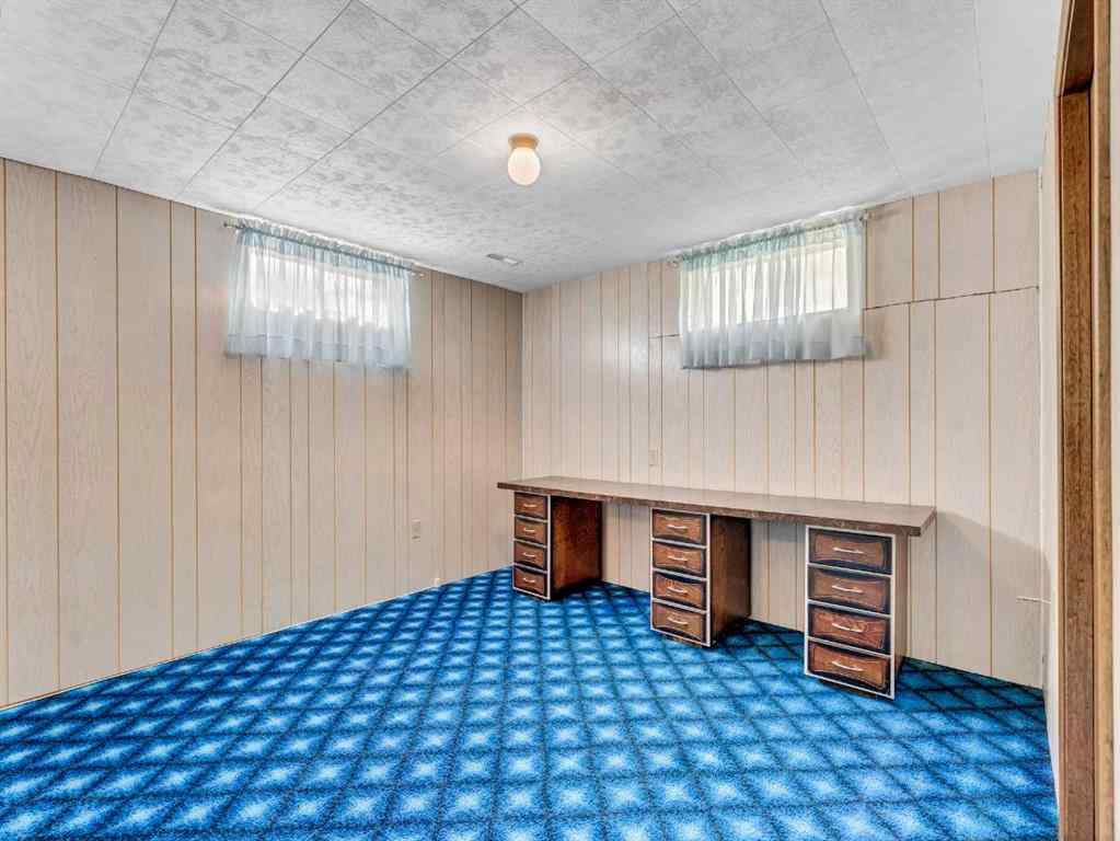 MLS® A2268535 - 267 11 Street NE in Northeast Crescent Heights Medicine Hat, Residential