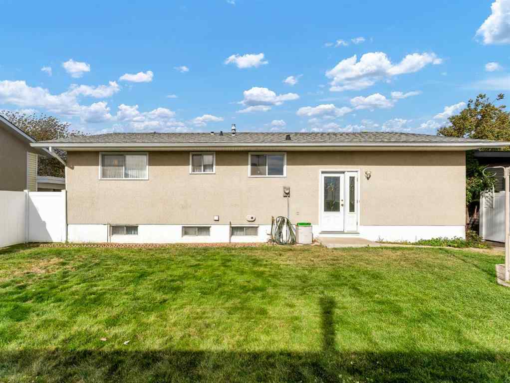 MLS® A2268535 - 267 11 Street NE in Northeast Crescent Heights Medicine Hat, Residential