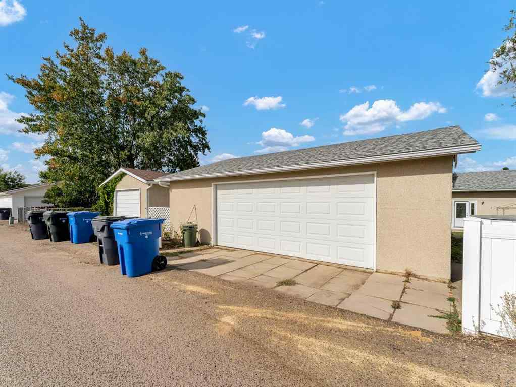 MLS® A2268535 - 267 11 Street NE in Northeast Crescent Heights Medicine Hat, Residential