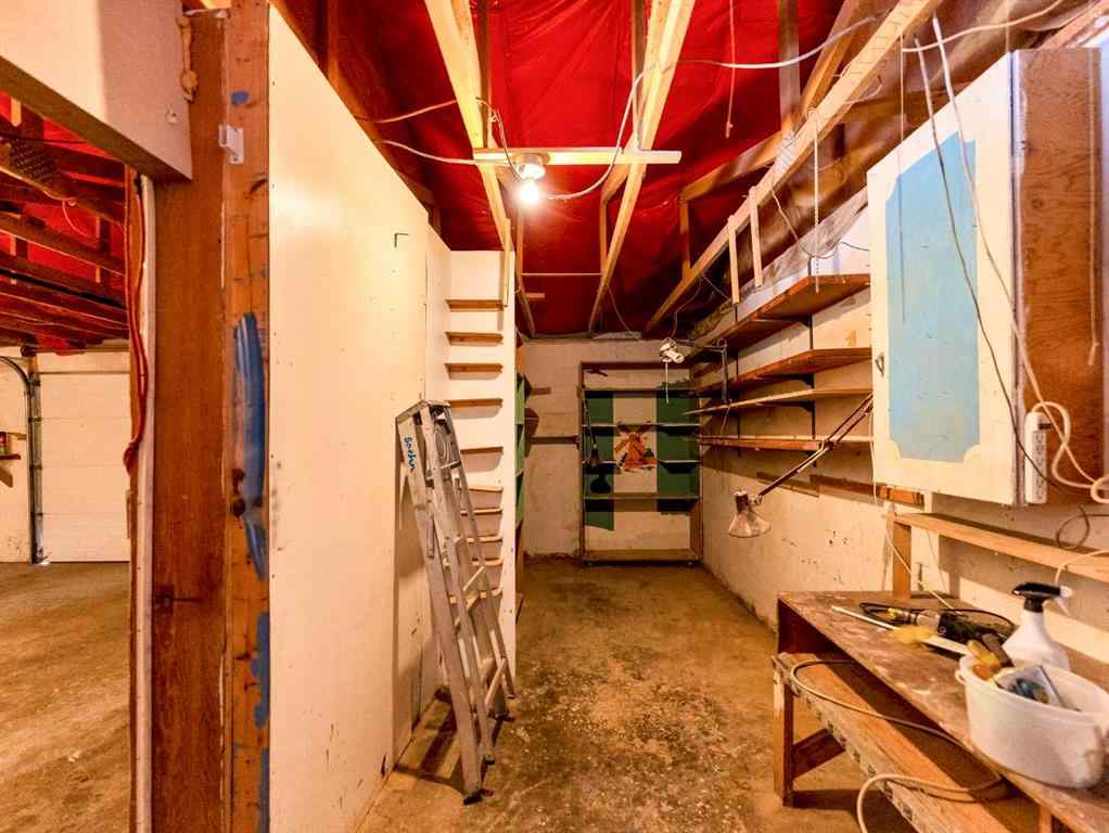 MLS® A2268535 - 267 11 Street NE in Northeast Crescent Heights Medicine Hat, Residential