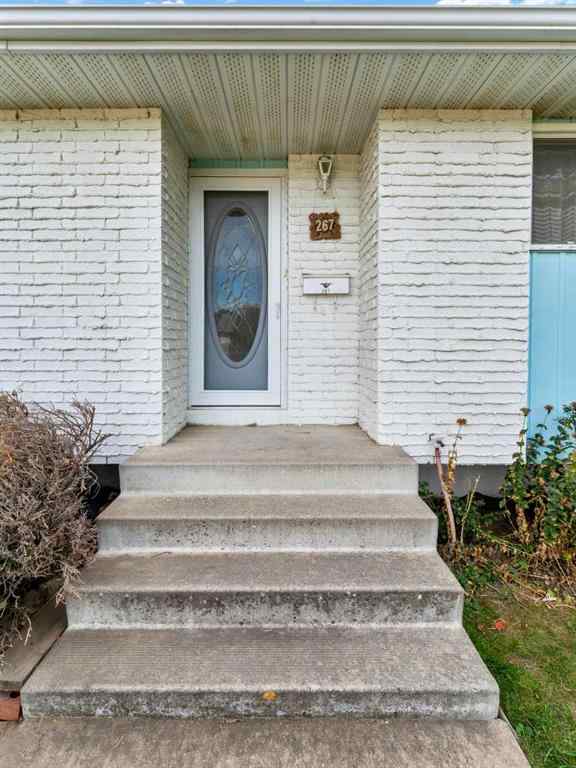 MLS® A2268535 - 267 11 Street NE in Northeast Crescent Heights Medicine Hat, Residential