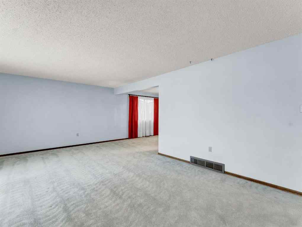 MLS® A2268535 - 267 11 Street NE in Northeast Crescent Heights Medicine Hat, Residential