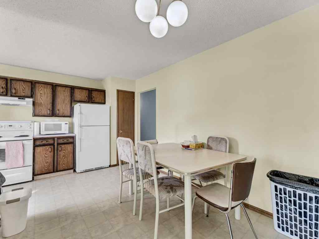 MLS® A2268535 - 267 11 Street NE in Northeast Crescent Heights Medicine Hat, Residential