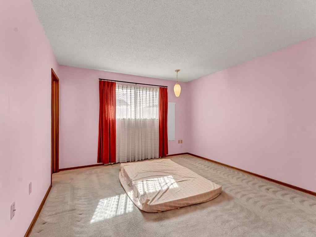 MLS® A2268535 - 267 11 Street NE in Northeast Crescent Heights Medicine Hat, Residential