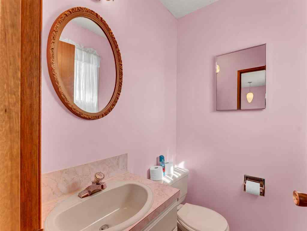 MLS® A2268535 - 267 11 Street NE in Northeast Crescent Heights Medicine Hat, Residential