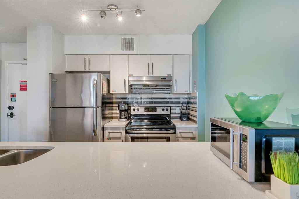 MLS® A2268538 - Unit #815 738 3 Avenue SW in Eau Claire Calgary, Residential