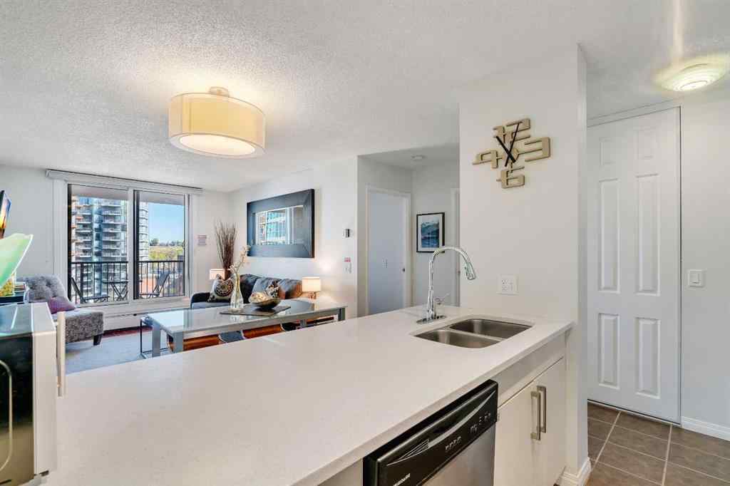 MLS® A2268538 - Unit #815 738 3 Avenue SW in Eau Claire Calgary, Residential