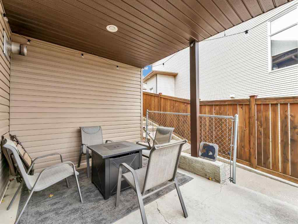 MLS® A2268540 - 264 Sierra Road SW in SW Southridge Medicine Hat, Residential