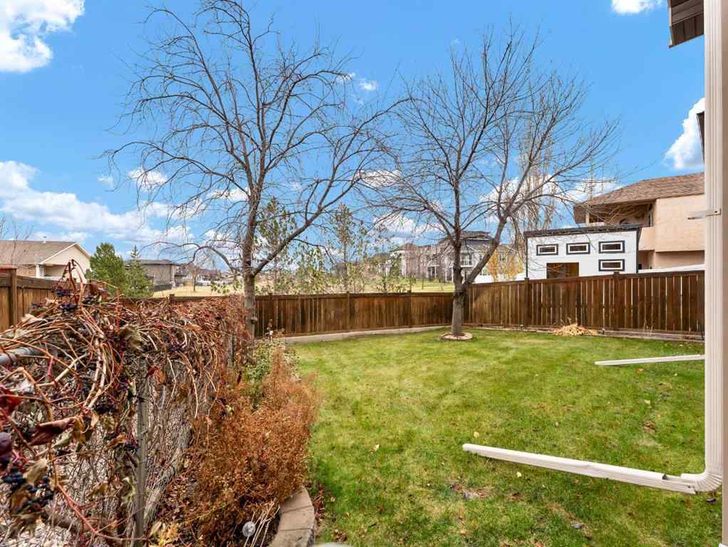 MLS® A2268540 - 264 Sierra Road SW in SW Southridge Medicine Hat, Residential