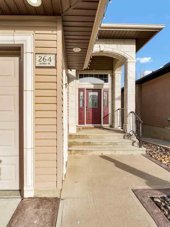 MLS® A2268540 - 264 Sierra Road SW in SW Southridge Medicine Hat, Residential