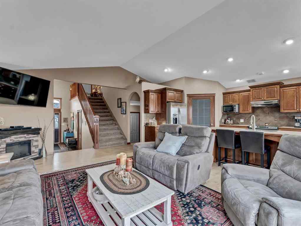 MLS® A2268540 - 264 Sierra Road SW in SW Southridge Medicine Hat, Residential