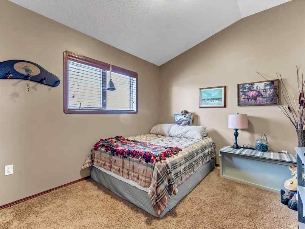 MLS® A2268540 - 264 Sierra Road SW in SW Southridge Medicine Hat, Residential