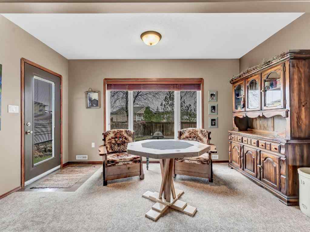 MLS® A2268540 - 264 Sierra Road SW in SW Southridge Medicine Hat, Residential