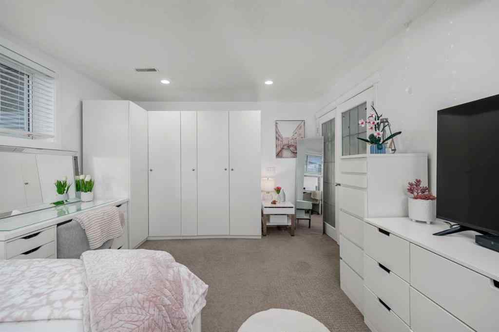 MLS® A2268548 - 232 Oakmere Place  in Westmere Chestermere, Residential