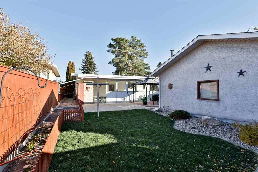 MLS® A2268551 - 1517 14 Avenue N in Winston Churchill Lethbridge, Residential