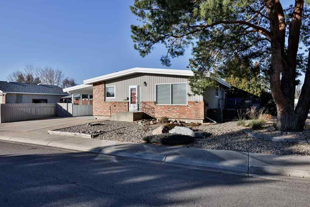 MLS® A2268551 - 1517 14 Avenue N in Winston Churchill Lethbridge, Residential