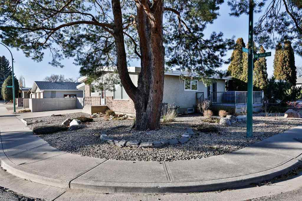 MLS® A2268551 - 1517 14 Avenue N in Winston Churchill Lethbridge, Residential