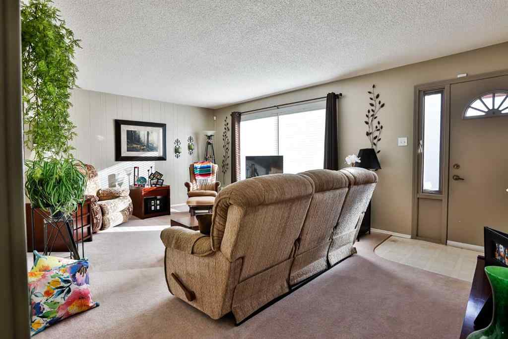 MLS® A2268551 - 1517 14 Avenue N in Winston Churchill Lethbridge, Residential