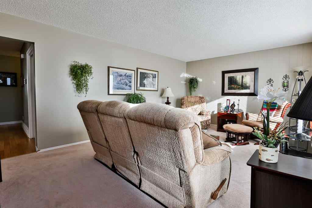 MLS® A2268551 - 1517 14 Avenue N in Winston Churchill Lethbridge, Residential