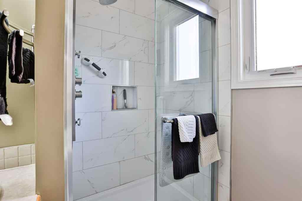 MLS® A2268551 - 1517 14 Avenue N in Winston Churchill Lethbridge, Residential