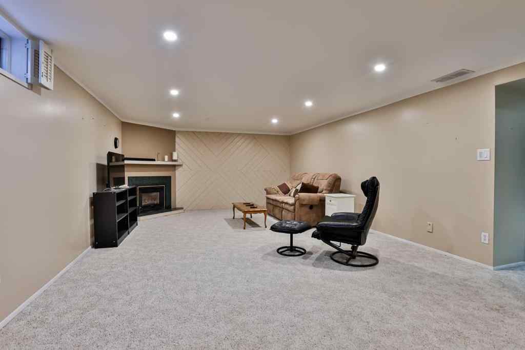 MLS® A2268551 - 1517 14 Avenue N in Winston Churchill Lethbridge, Residential