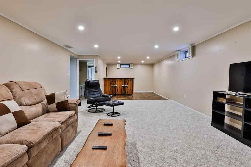 MLS® A2268551 - 1517 14 Avenue N in Winston Churchill Lethbridge, Residential