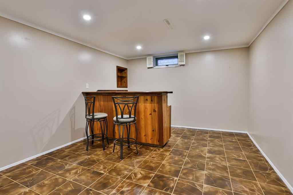 MLS® A2268551 - 1517 14 Avenue N in Winston Churchill Lethbridge, Residential