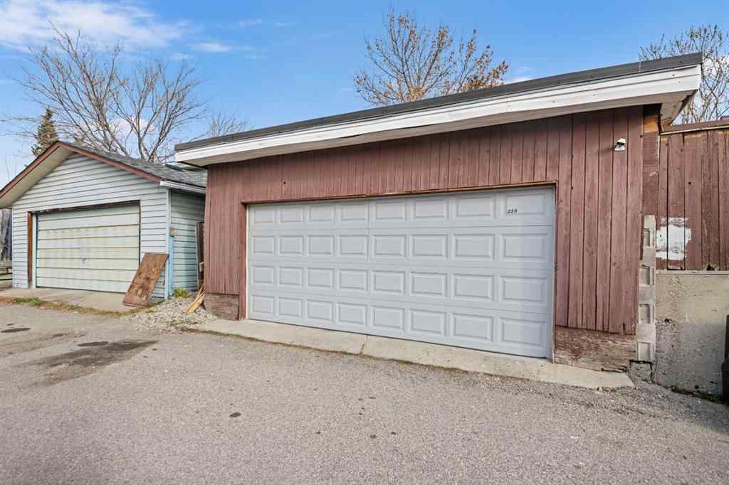 MLS® A2268555 - 255 Rundleridge Drive NE in Rundle Calgary, Residential