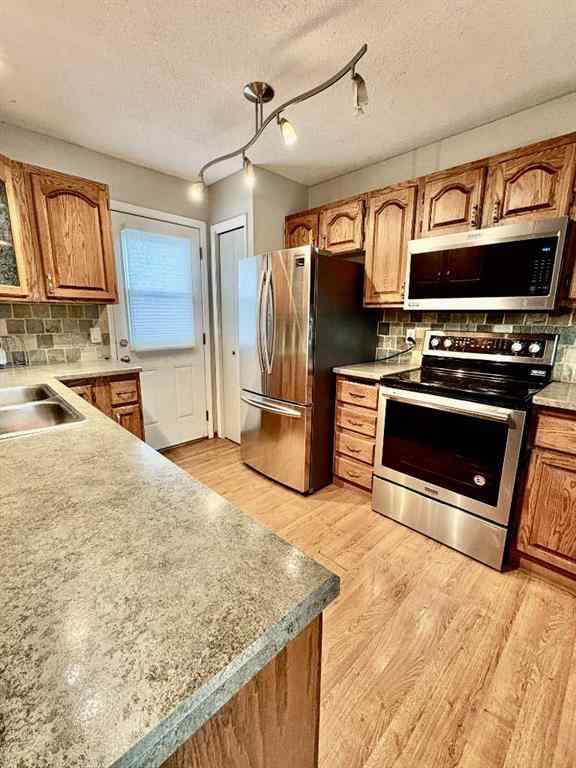 MLS® A2268556 - 7421 98B Street  in North End Peace River, Residential