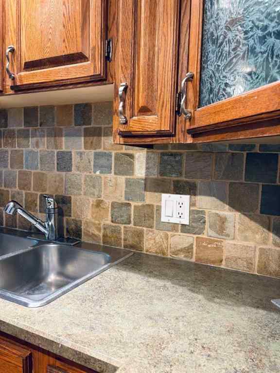 MLS® A2268556 - 7421 98B Street  in North End Peace River, Residential