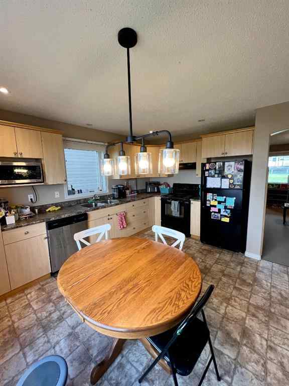 MLS® A2268558 - 4829 53 Avenue  in NONE Valleyview, Residential